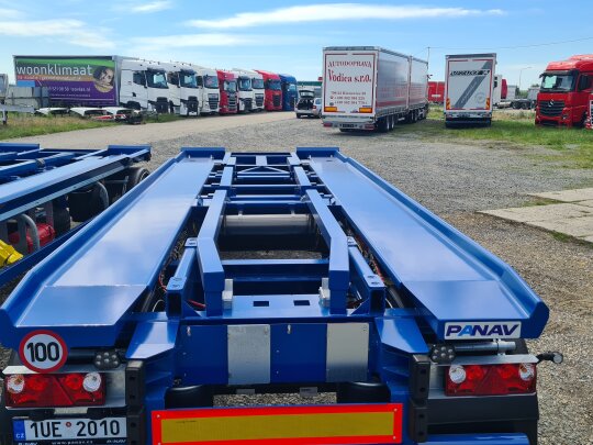 Przyczepy kontenerowe z&nbsp;obrotnicą